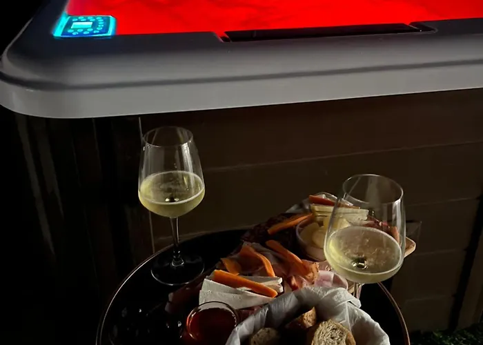 18 Dante Luxury Suites